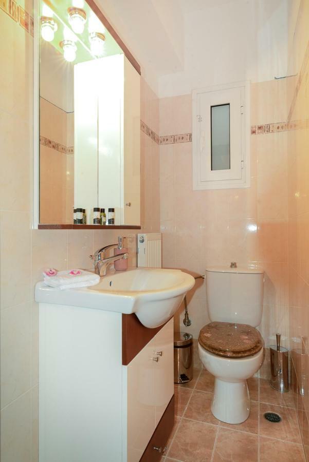 Penthouse 5 Min From Airport And Sea Appartement Markópoulon Buitenkant foto